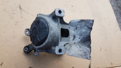 Кронштейн подушка двигуна audi q5 8r0199381 фото №1