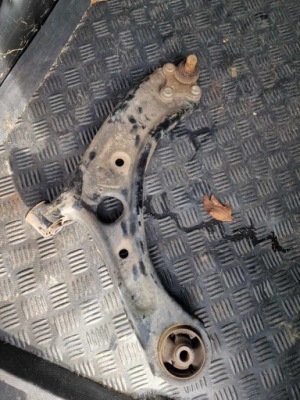 Hyundai tucson ii iii lift 15-21 sportage iv важіль правий перед фото №1