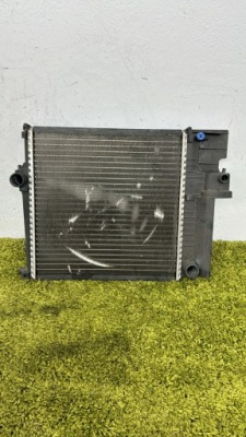 Радіатор води bmw 3 e30 фото №1