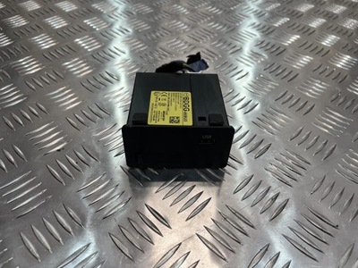 Разъём port usb mazda 3 iv bp 19- фото №1