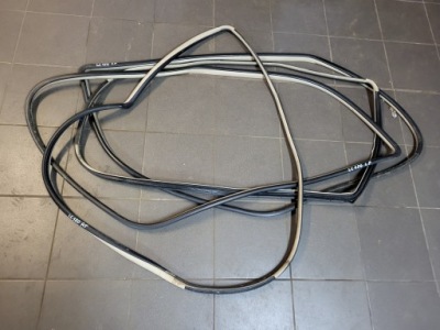 Land cruiser 120 03-09r прокладка двері права задня фото №1