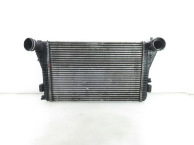 Интеркулер vw touran 2.0 tdi 1k0145803a фото №1