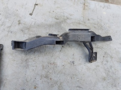 Направляющая лампы правый перед opel astra k 13423701 фото №1