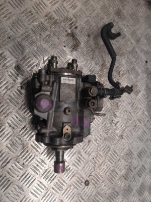 Насос впрыскная nissan bosch 0407504033 фото №1