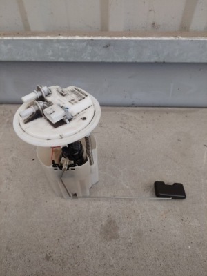 Scenic iii 1.5 dci помпа пального 172028171r фото №1