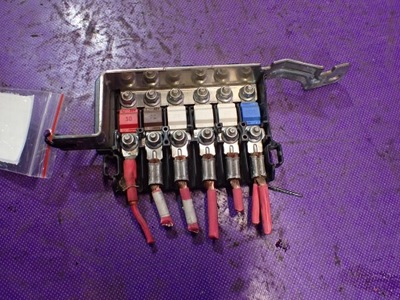 Scenic iii клема коробка запобіжників 243170003r фото №1