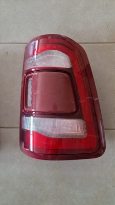 Dodge ram 1500 2019-2024 лампа задня права led з czerwona фото №1