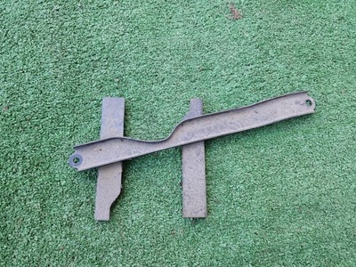 Кронштейн акумулятора toyota corolla verso ii фото №1