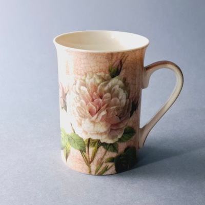 PIEKNY KUBEK PORCELANOWY KWIATY RÓŻE