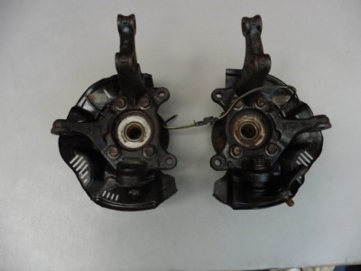 Поворотный кулак ступица правая перед auris i e15 1,4 d4d фото №1