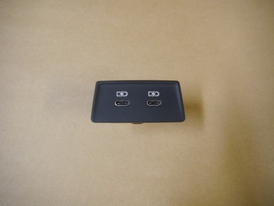 Audi a3 8y роз'єм перетворювач напруги 8y0035954 фото №1