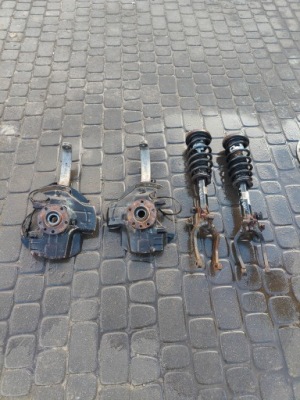 Поворотний кулак права ліва перед alfa romeo 159 1.75 tbi фото №1