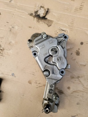 Насос масла dodge ram 1500 3.0 v6 ecodiesel фото №1