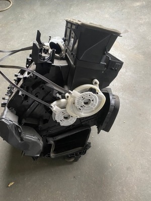 Toyota yaris iii lift обігрівач комплектна фото №1