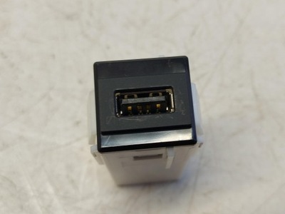 Mazda cx30 роз'єм port usb bdgf669u0a фото №1