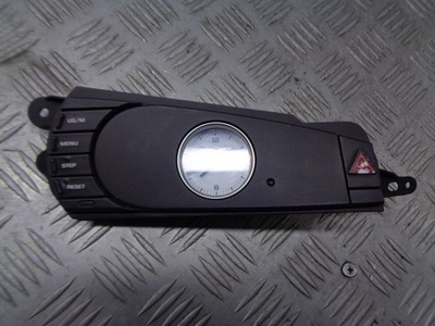 Приладова панель годинник chrysler pacifica фото №1