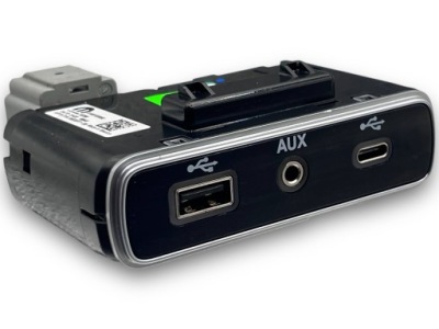 Alfa romeo stelvio роз'єм usb aux 01561523850 m фото №1