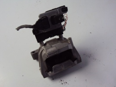 Кронштейн подушка двигателя audi q3 2.0 tdi 2011-2018 фото №1