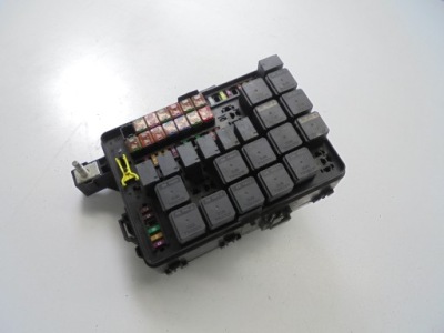 Коробка запобіжників maserati levante 2016- фото №1