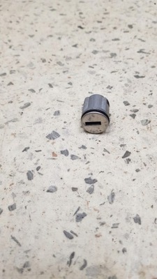 Вкладка замка бардачка peugeot 306 фото №1