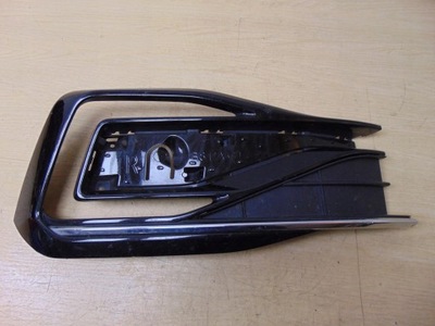 Решітка w бампер права vw passat b8 r-line фото №1