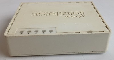 Router przewodowy MikroTik RB750UP