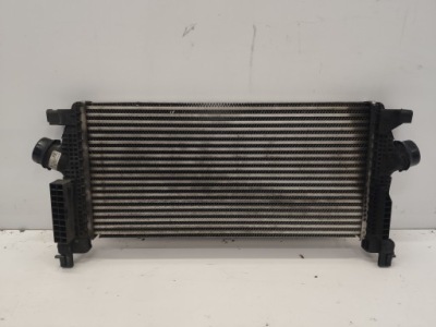 Opel astra j интеркулер 1.7cdti 13267646 фото №1