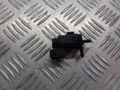 Клапан вакууму bmw e46 2.0 d 1742712 фото №1