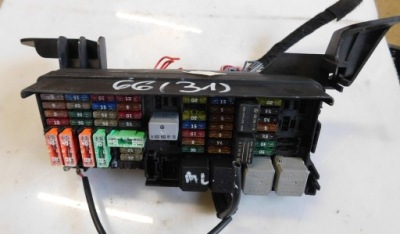 Mercedes ml w164 коробка запобіжників a1645451740 фото №1