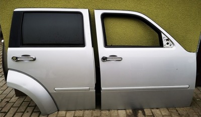 Dodge nitro дверь правое перед полный демонтаж фото №1