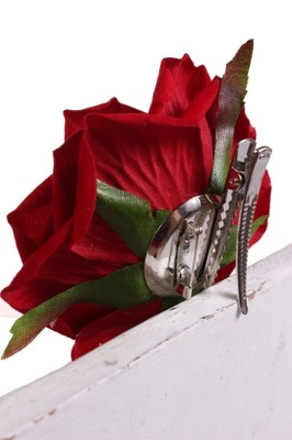 Kotylion przypinka róża welurowa studniówka bal