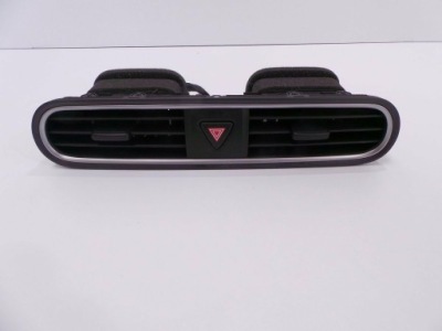 Hyundai kona 2018 решітка обдув середня панель фото №1