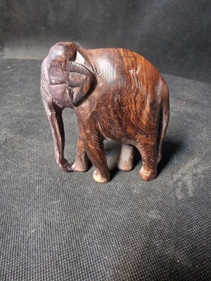 Drewniana figura słonia