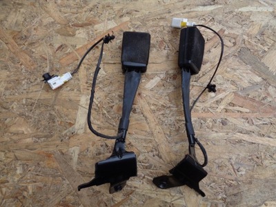 Citroen c4 cactus пряжка кліпса поперечина ліва фото №1