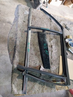 Mercedes x253 w253 glc suv прокладка дверь правая задняя хром комплект parapet фото №1