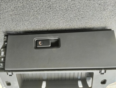 Porsche taycan бардачок консоли фото №1