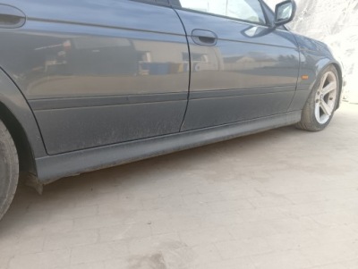 Молдинг поріг права bmw 5 e39 фото №1