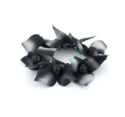 Gumka scrunchies kwiaty cieniowane perły czarna