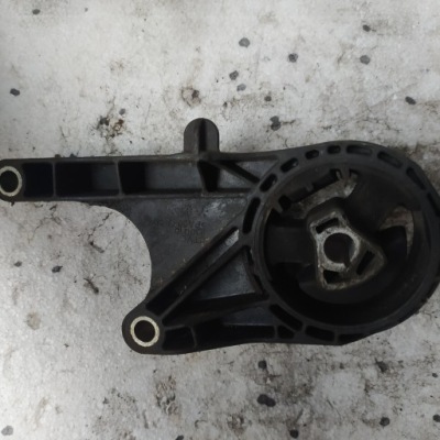 Кронштейн подушка двигателя opel astra j a17dtr 230010 фото №1