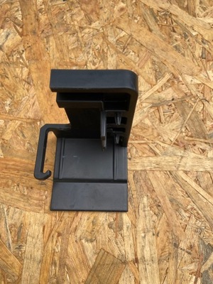 Захист корпус клеми plus bmw g20 6844137 фото №1