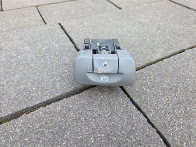 Renault scenic ii кнопка тормоза ручного 8200610146 03-2009 фото №1