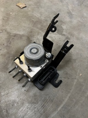 Насос тормозная abs dacia duster ii 2 фото №1