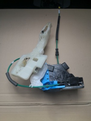 Замок дверь правый задняя i30 ii kombi 81420-a6100 фото №1