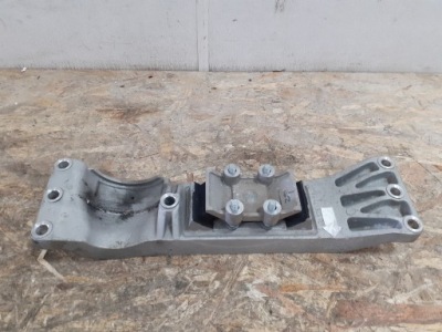 Genesis g80 3.8 awd 2015- кронштейн подушка коробки фото №1