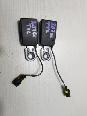 Peugeot 207 cc клипса замок поперечина безопасности задний фото №1