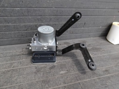 Ford transit courier iii mk3 2024 1,0 ecoboost насос abs r2x6-2b373-ac фото №1