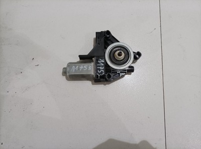 Volvo v40 двигун скло лівий перед фото №1