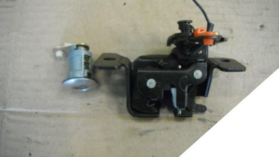 Kia shuma ii hb 01-04r. замок з кришки фото №1