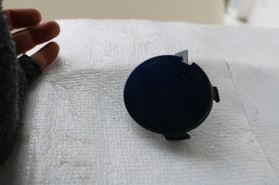 Dacia sandero ii заглушка бампера фаркоп перед. фото №1