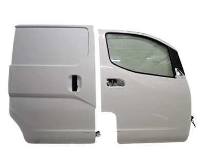 Nissan nv200 дверь передние перед правое боковой сдвижные правое фото №1